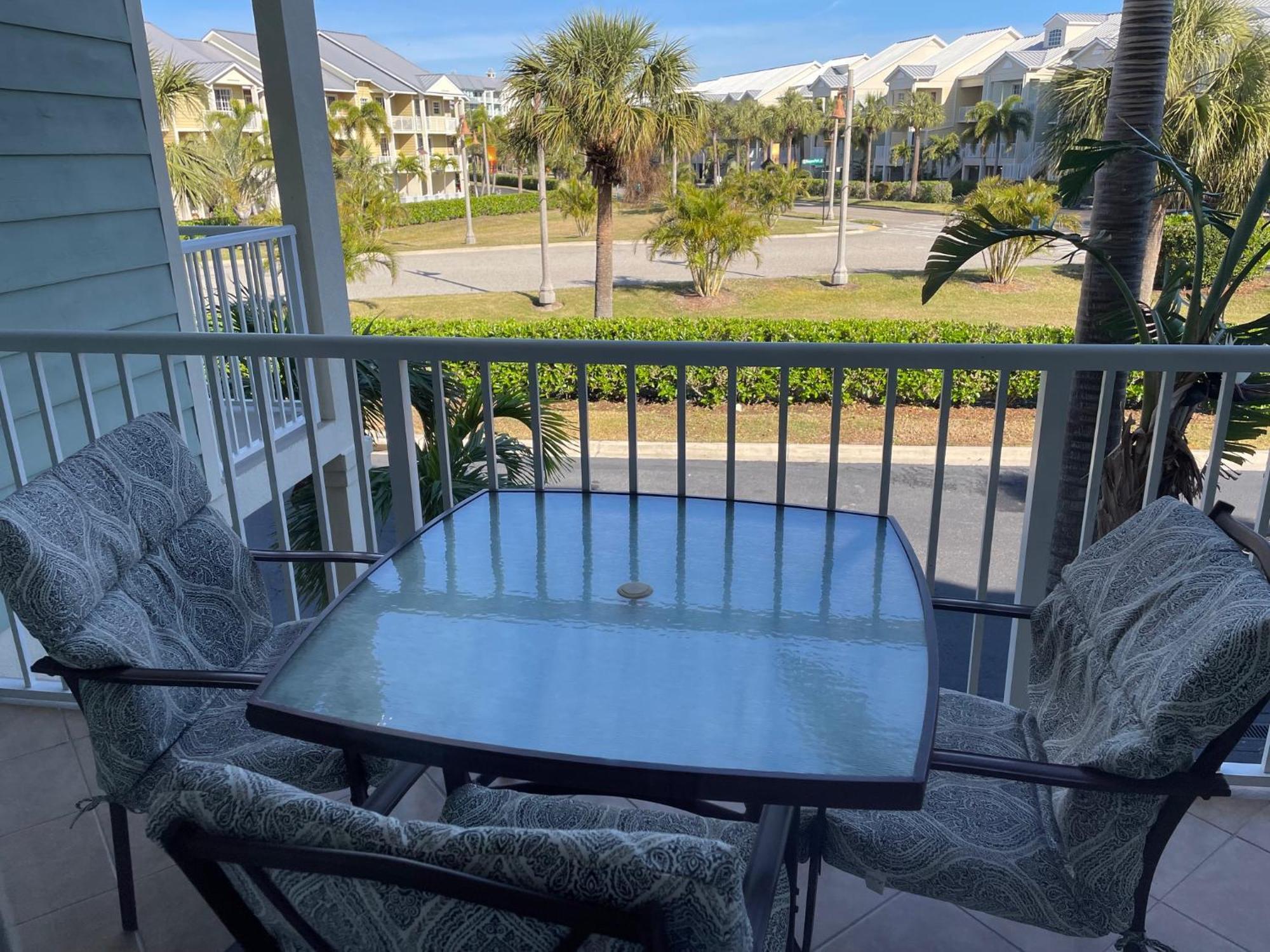 Beautiful New Luxury Townhome With Private Beach And Swimming Pools Ruskin Exterior photo